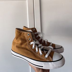 NWOT mustard converse